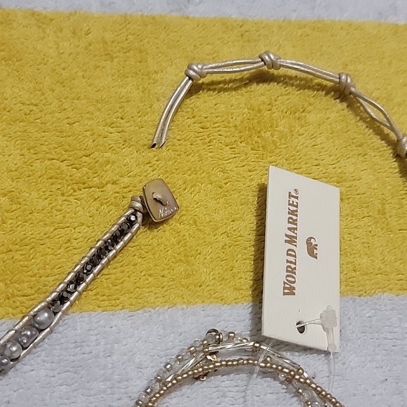 Jewelry - Picture 4 of 9